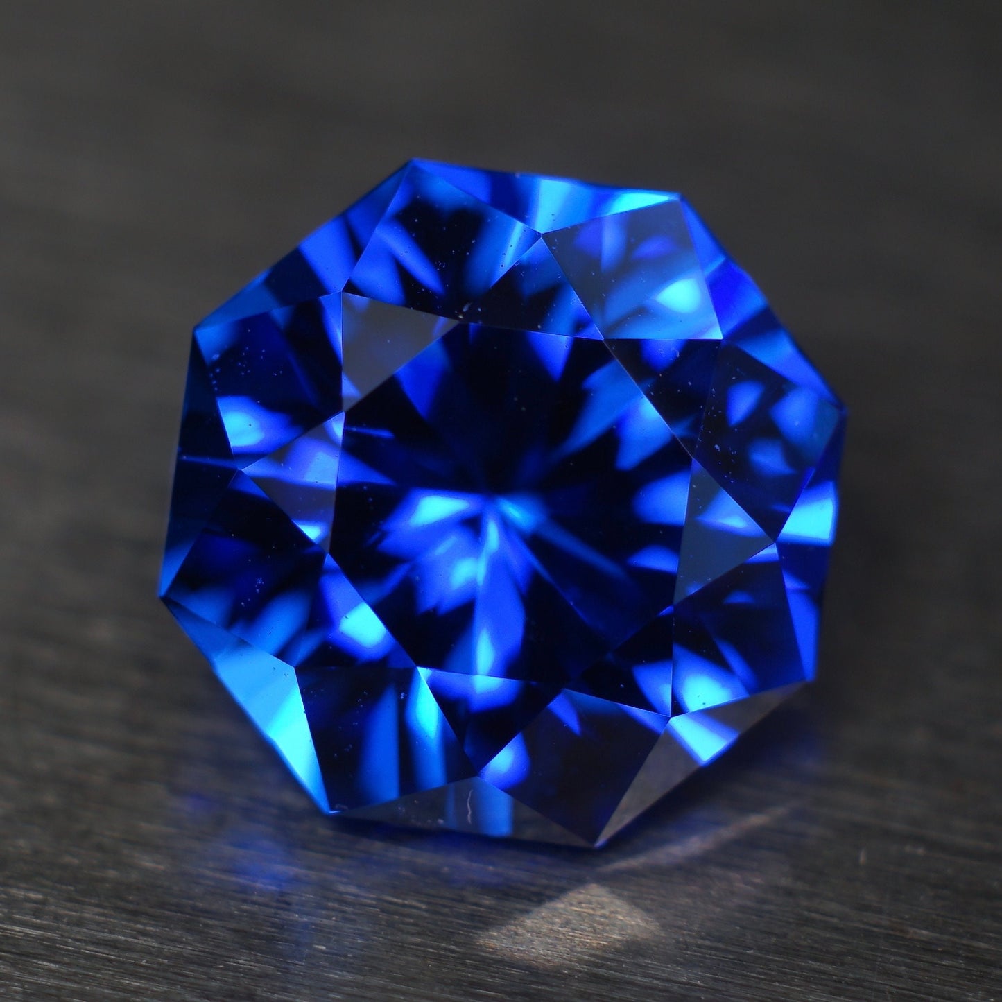 2.87 ct cobalt blue lab spinel