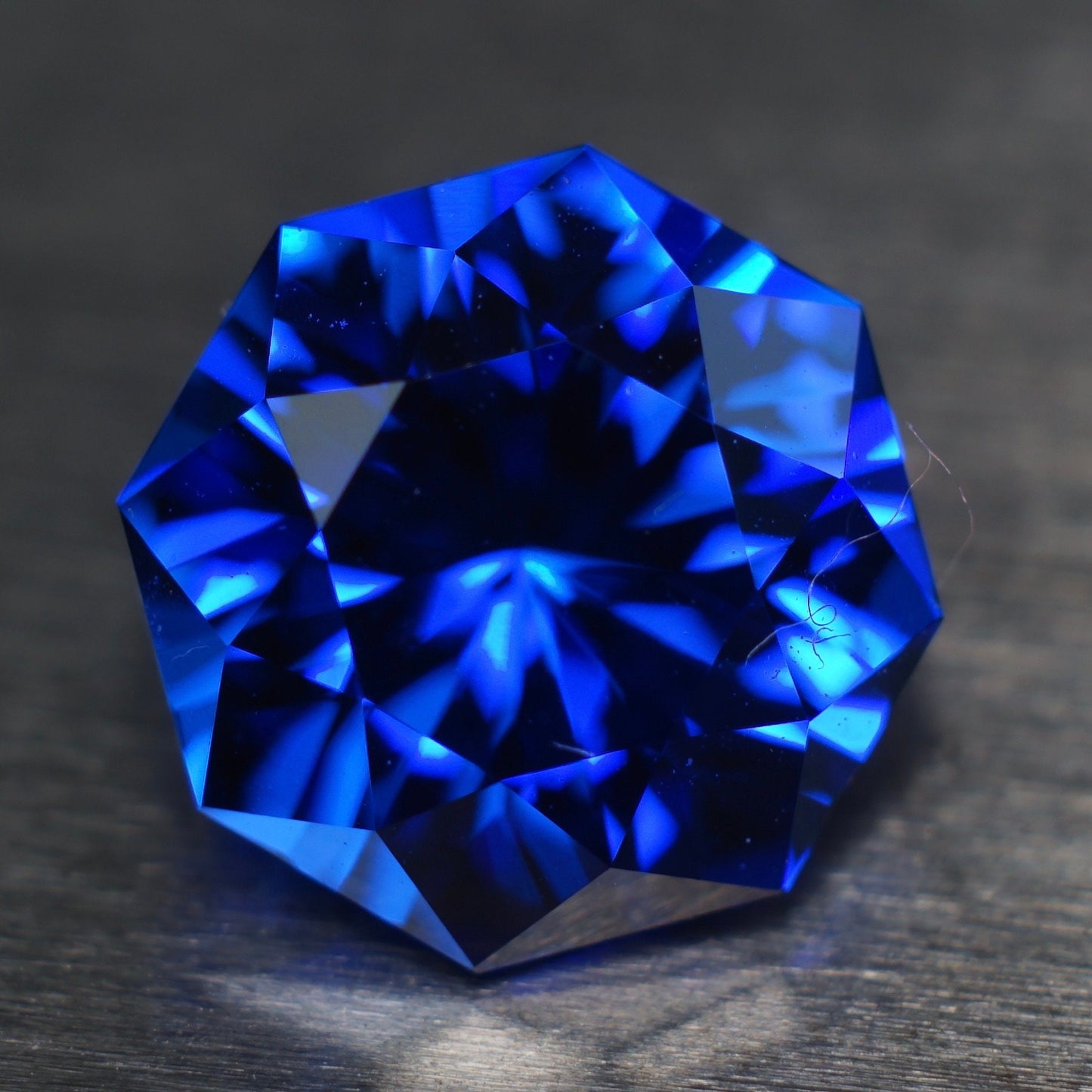 2.87 ct cobalt blue lab spinel