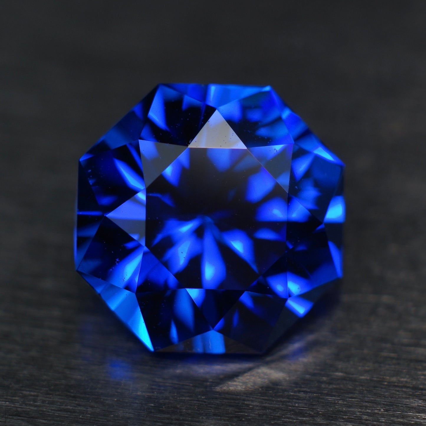 2.87 ct cobalt blue lab spinel