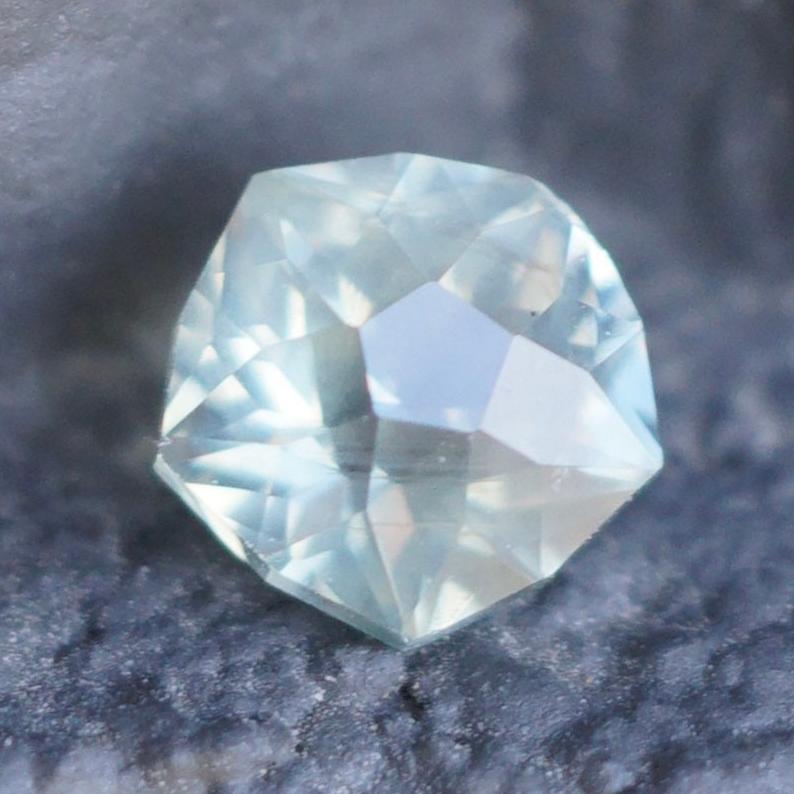 0.73 ct Montana sapphire