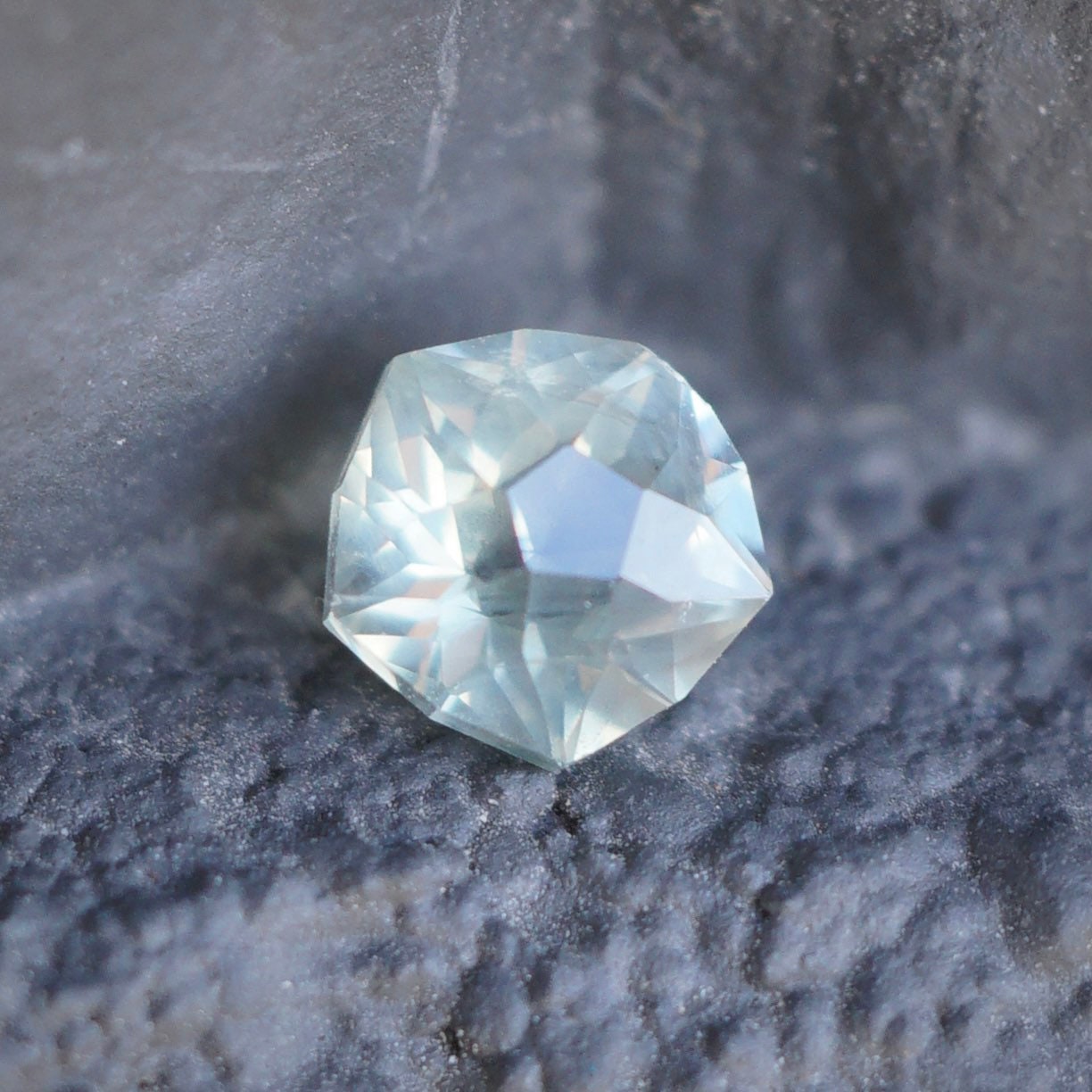 0.73 ct Montana sapphire