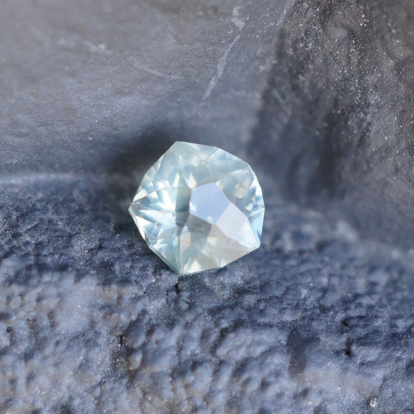 0.73 ct Montana sapphire